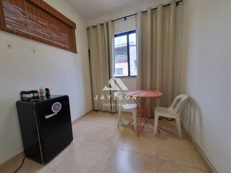 Casa à venda com 4 quartos, 200m² - Foto 14
