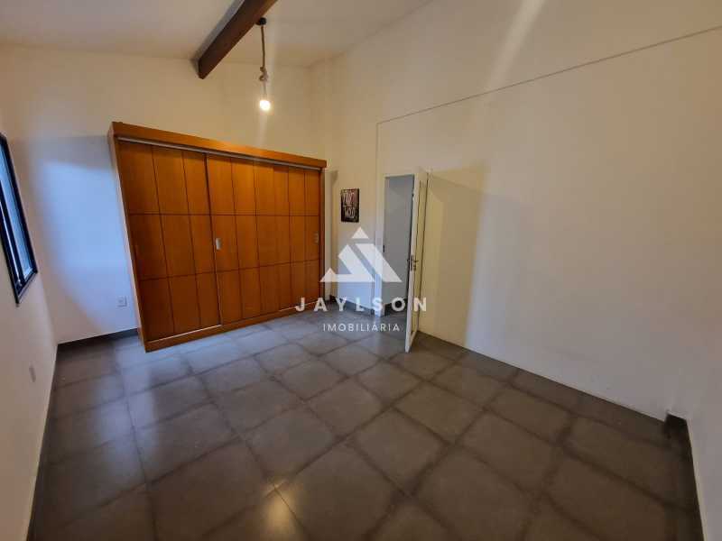 Casa à venda com 4 quartos, 200m² - Foto 25