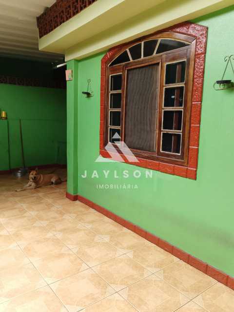 Casa à venda com 4 quartos, 242m² - Foto 2