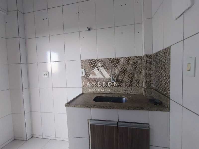 Apartamento à venda com 2 quartos, 60m² - Foto 12