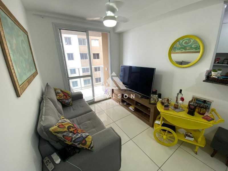 Apartamento à venda com 2 quartos, 57m² - Foto 3