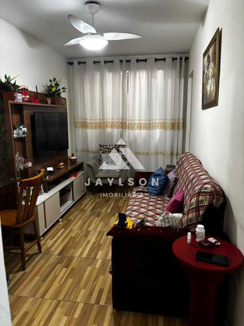 Apartamento à venda com 2 quartos, 75m² - Foto 2