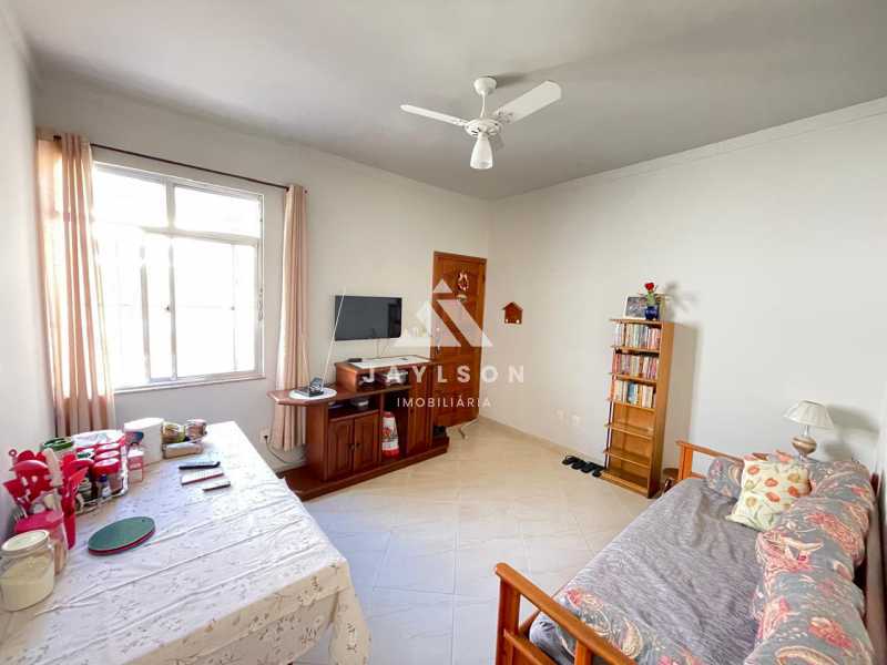 Apartamento à venda com 2 quartos, 76m² - Foto 1