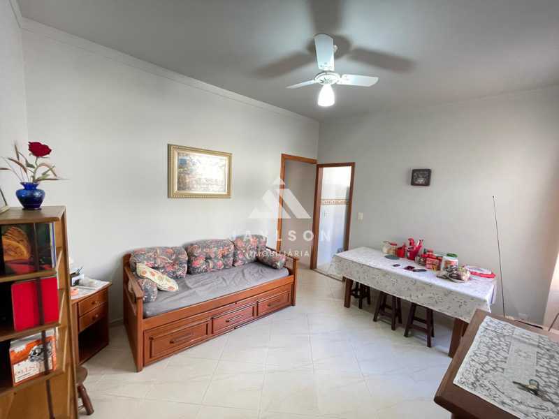Apartamento à venda com 2 quartos, 76m² - Foto 3