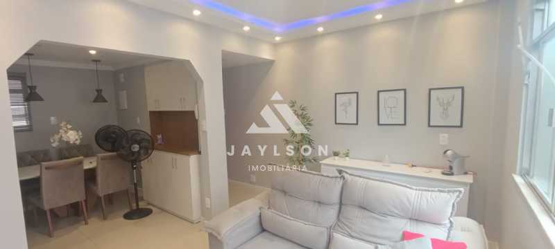 Apartamento à venda com 2 quartos, 67m² - Foto 2