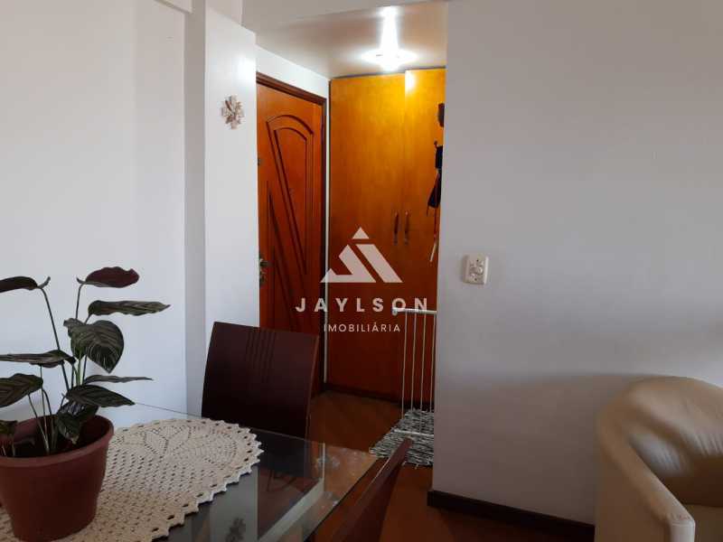 Apartamento à venda com 2 quartos, 60m² - Foto 4