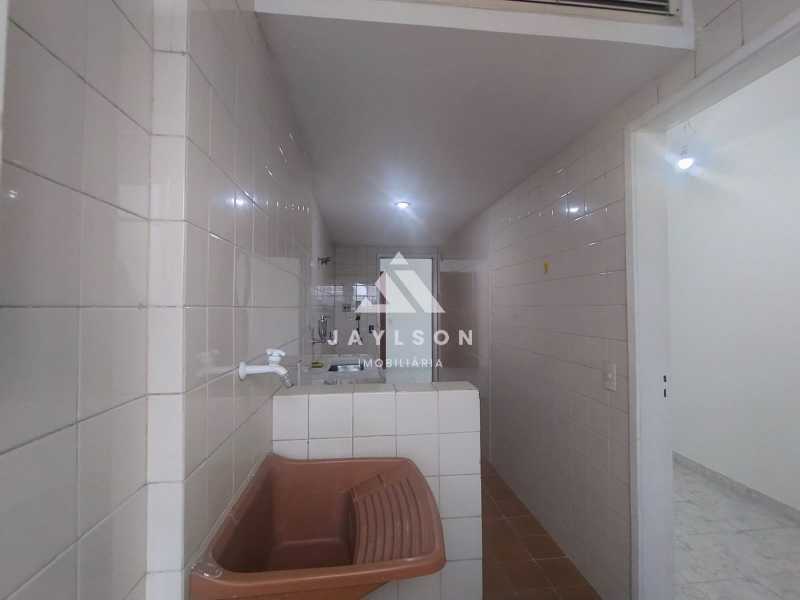 Apartamento à venda com 2 quartos, 66m² - Foto 12
