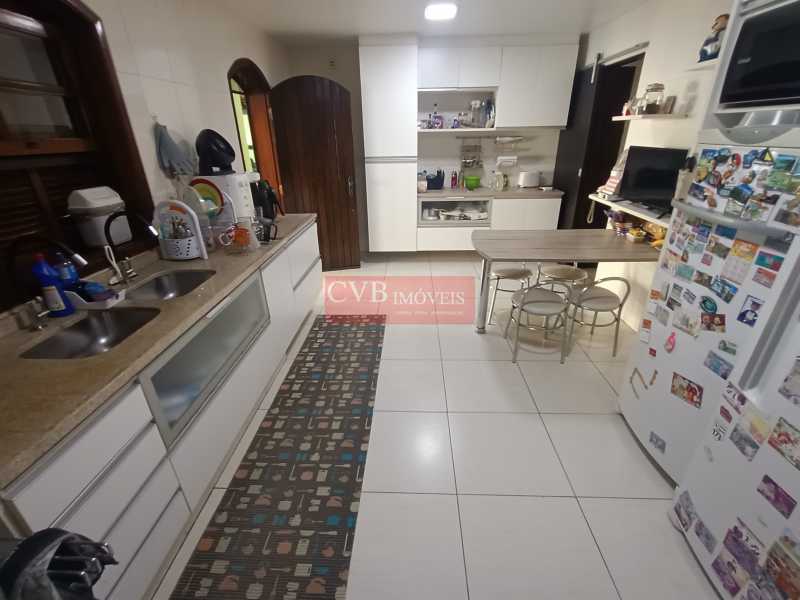 Casa de Condomínio à venda com 3 quartos, 250m² - Foto 5