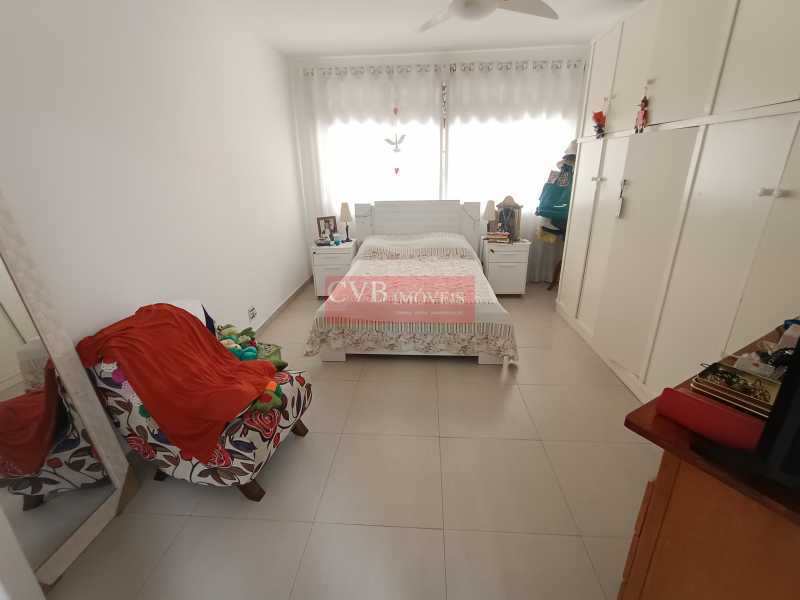 Casa à venda com 3 quartos, 220m² - Foto 9