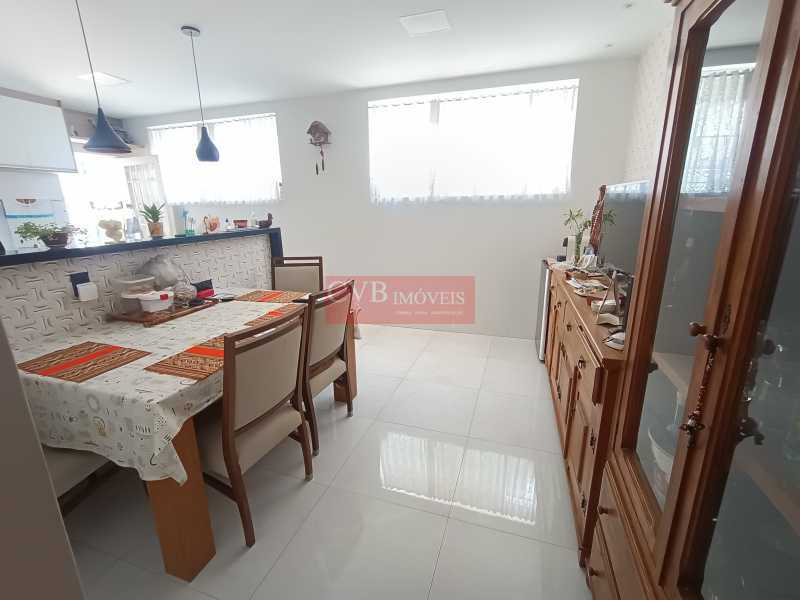 Casa à venda com 3 quartos, 220m² - Foto 14