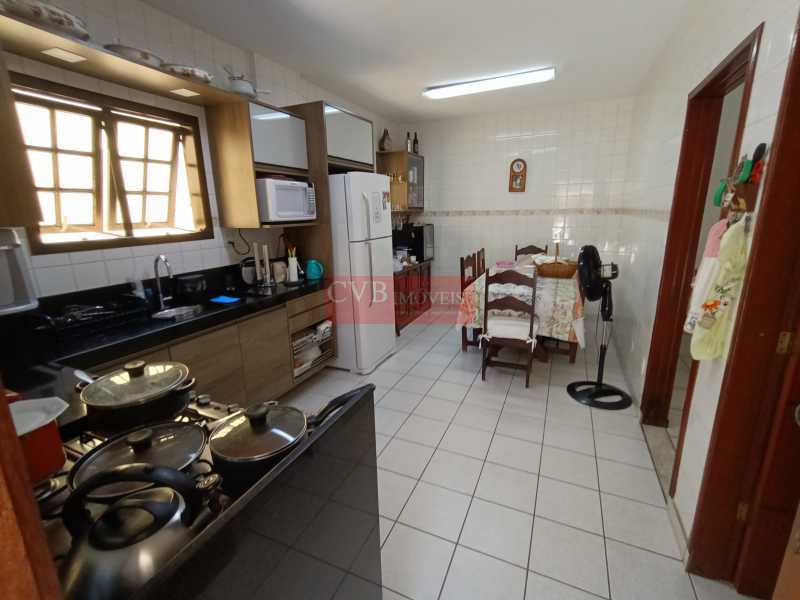 Casa de Condomínio à venda com 3 quartos, 221m² - Foto 10