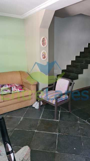 Casa de Condomínio à venda com 4 quartos, 220m² - Foto 4